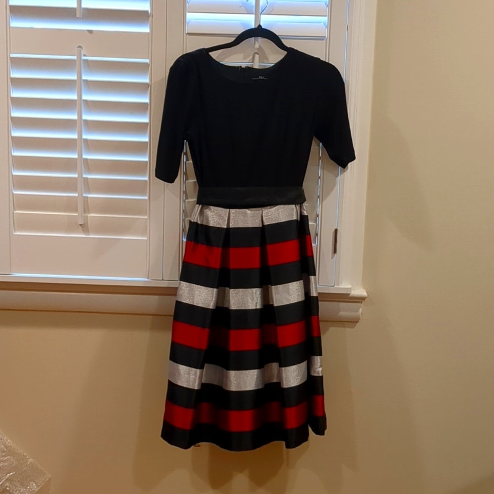 LAST DAY! Beautiful black/red/silver party dress, size 4